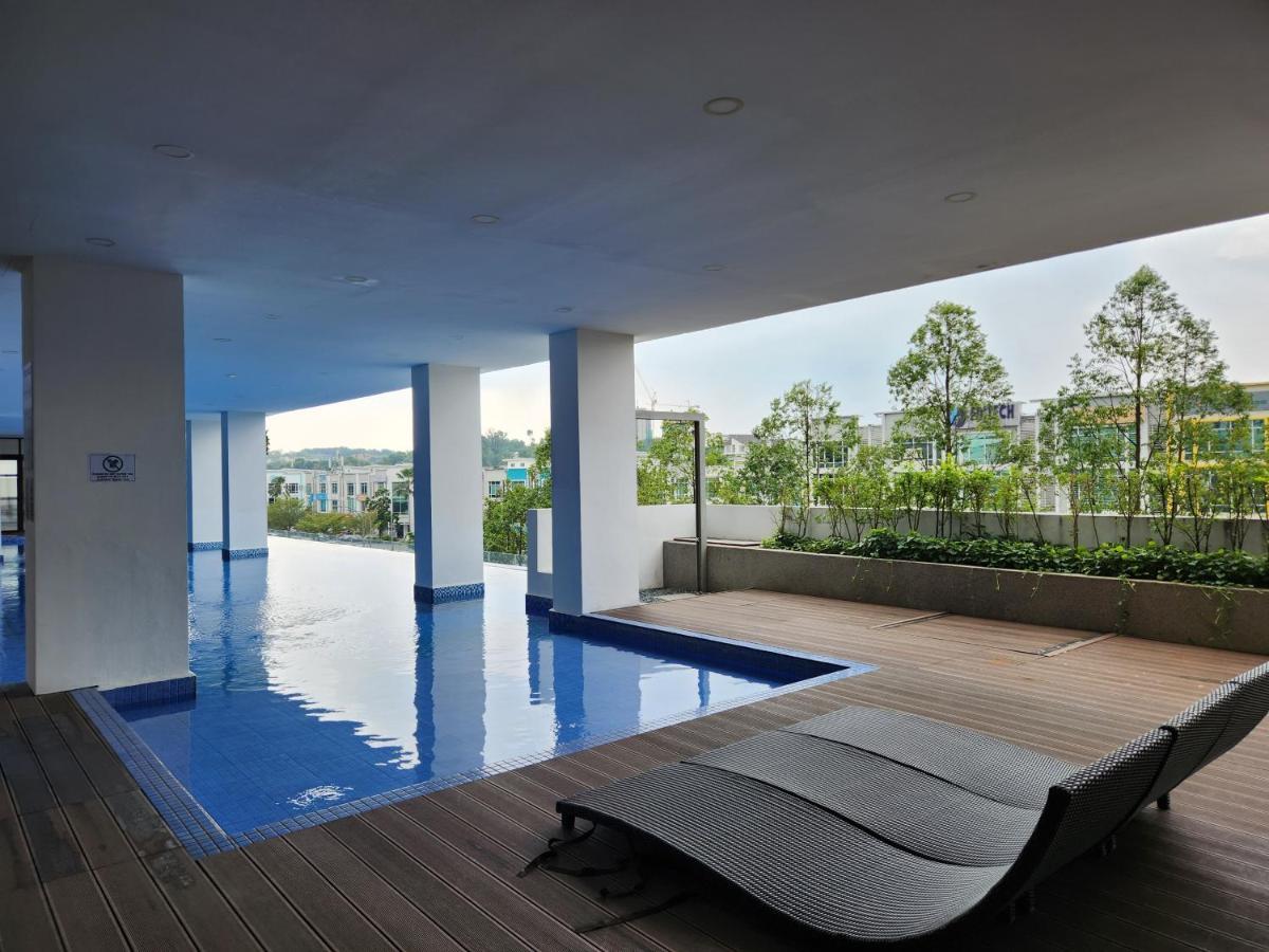 Apartment Taman Equine Comfy Studio#greenery View#4 Pax#aeon Mall Seri Kembangan