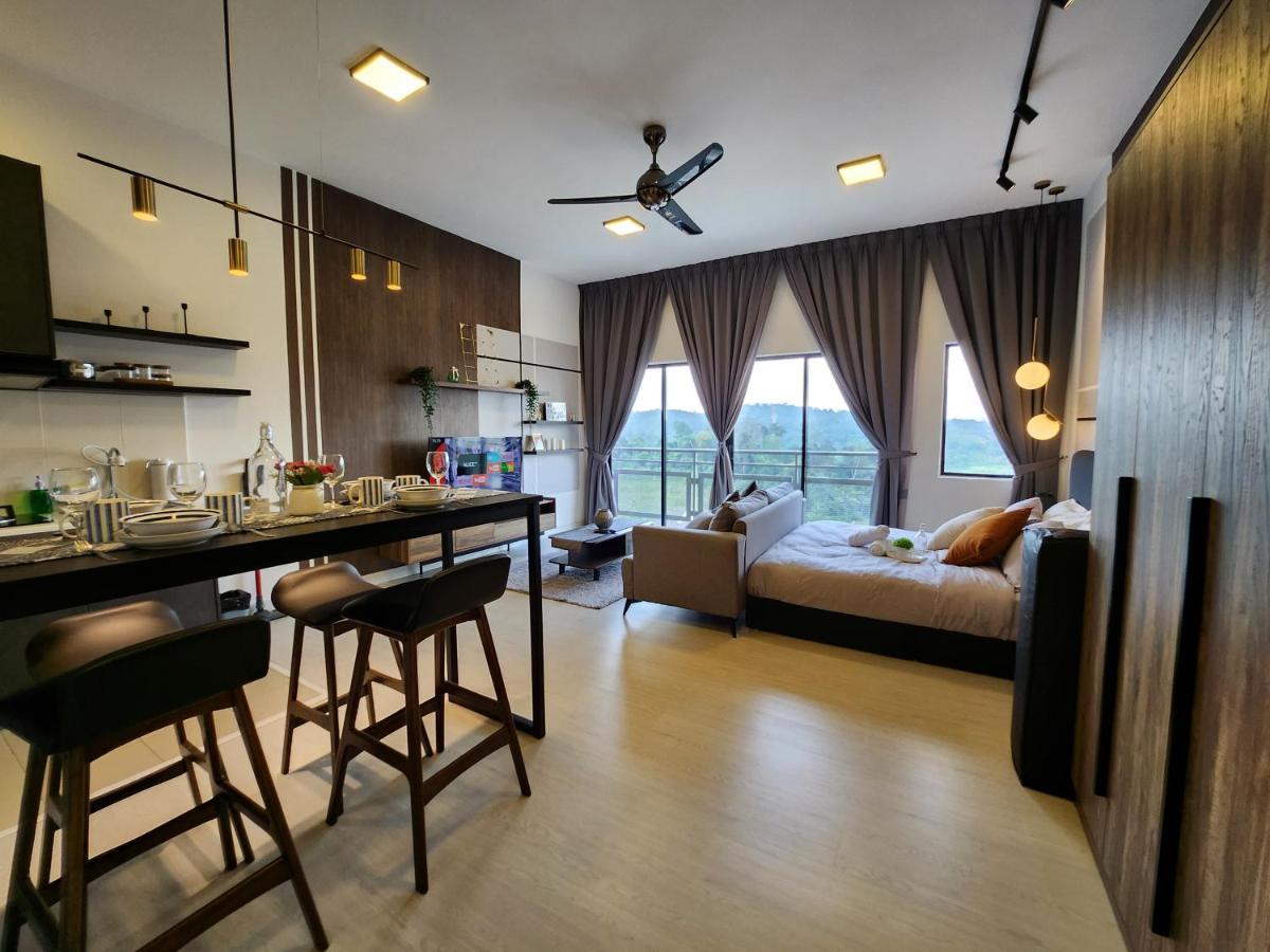 Taman Equine Comfy Studio#greenery View#4 Pax#aeon Mall *